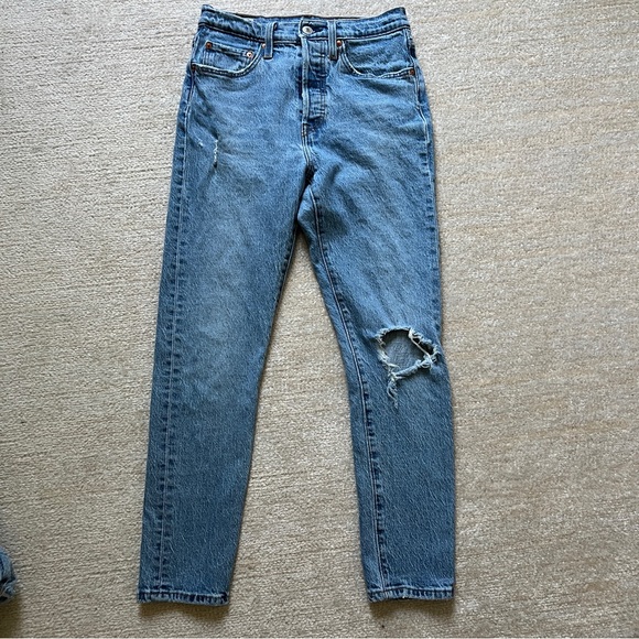 Levi’s 501 Skinny Jean Distressed Size 27 Button Fly - Picture 1 of 11